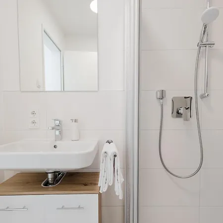 מלון דירות Innsight Appartementhaus - Mit Kuechen Fuer Lang Und Kurzzeitaufenthalte 3*