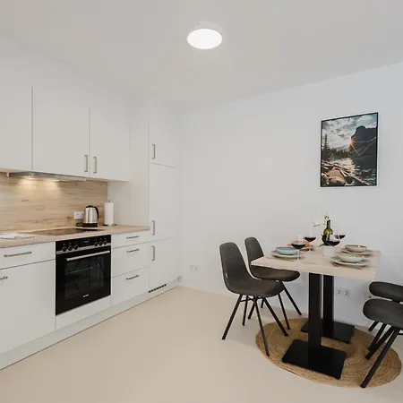 מלון דירות Innsight Appartementhaus - Mit Kuechen Fuer Lang Und Kurzzeitaufenthalte 3*
